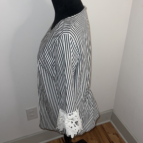 Notations dark gray white stripes crochet detail at sleeves round collar top L - Picture 2 of 8